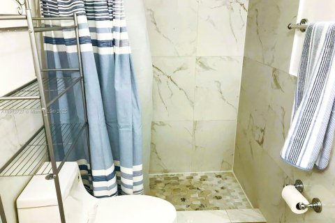 Copropriété à vendre à Miami, Floride: 1 chambre, 83.43 m2 № 1969108 - photo 8