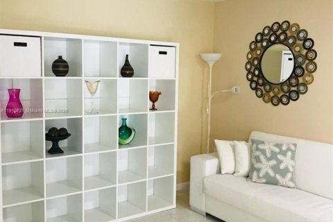 Copropriété à vendre à Miami, Floride: 1 chambre, 83.43 m2 № 1969108 - photo 2