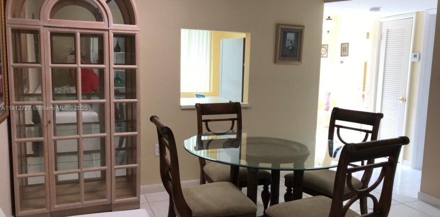 Condo à Miami, Floride, 1 chambre № 1969108