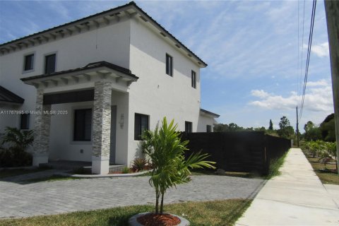 Купить виллу или дом в Майами, Флорида 4 спальни, 240.25м2, № 1596998 - фото 3