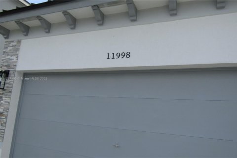 Купить виллу или дом в Майами, Флорида 4 спальни, 240.25м2, № 1596998 - фото 25