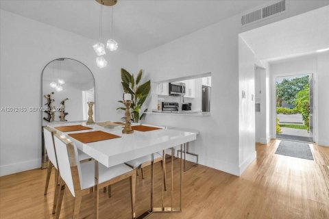 Condominio en alquiler en Deerfield Beach, Florida, 2 dormitorios, 102.1 m2 № 2074539 - foto 11