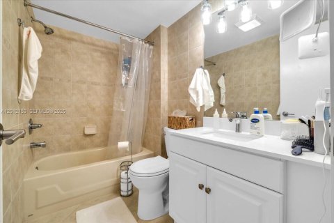 Condominio en alquiler en Deerfield Beach, Florida, 2 dormitorios, 102.1 m2 № 2074539 - foto 20
