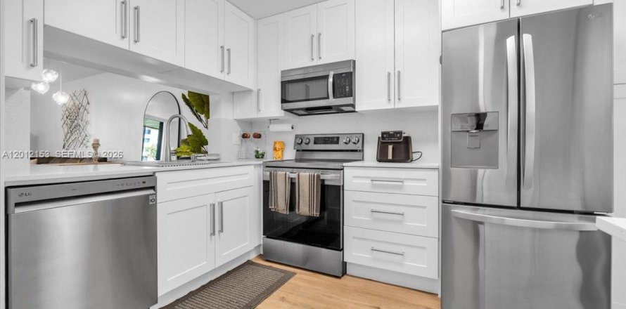 Condominio en Deerfield Beach, Florida, 2 dormitorios № 2074539