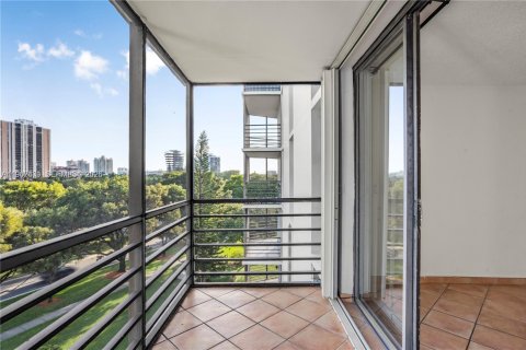 Condo in Aventura, Florida, 2 bedrooms № 2028669 - photo 26