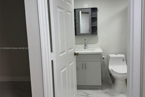 Touwnhouse à louer à Pembroke Pines, Floride: 2 chambres, 90.12 m2 № 1889800 - photo 16