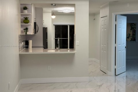 Touwnhouse à louer à Pembroke Pines, Floride: 2 chambres, 90.12 m2 № 1889800 - photo 24