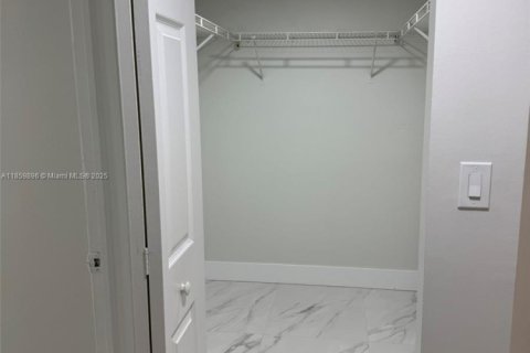 Touwnhouse à louer à Pembroke Pines, Floride: 2 chambres, 90.12 m2 № 1889800 - photo 19