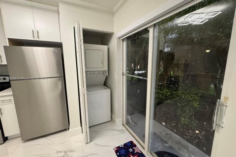Touwnhouse à louer à Pembroke Pines, Floride: 2 chambres, 90.12 m2 № 1889800 - photo 28