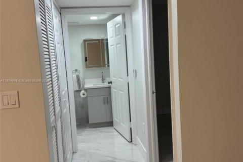 Touwnhouse à louer à Pembroke Pines, Floride: 2 chambres, 90.12 m2 № 1889800 - photo 21