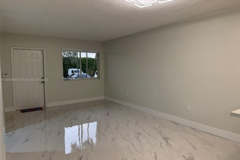 Touwnhouse à louer à Pembroke Pines, Floride: 2 chambres, 90.12 m2 № 1889800 - photo 30