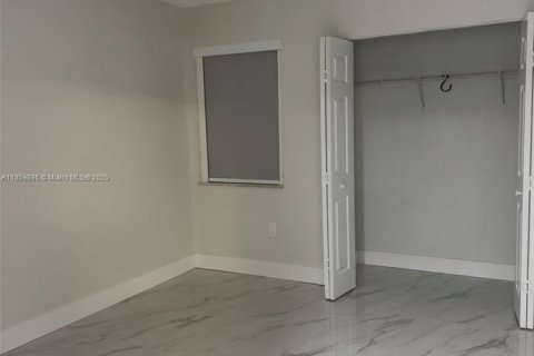 Touwnhouse à louer à Pembroke Pines, Floride: 2 chambres, 90.12 m2 № 1889800 - photo 23