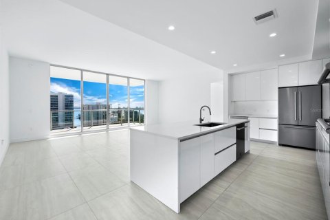 Copropriété à louer à Sarasota, Floride: 2 chambres, 173.63 m2 № 2145028 - photo 3
