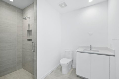 Copropriété à louer à Sarasota, Floride: 2 chambres, 173.63 m2 № 2145028 - photo 13