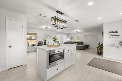 Casa en venta en Orlando, Florida, 3 dormitorios, 132.48 m2 № 2135117 - foto 9