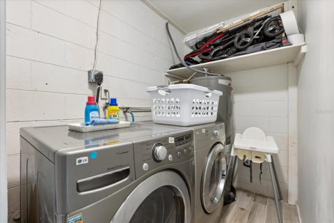 Casa en venta en Orlando, Florida, 3 dormitorios, 132.48 m2 № 2135117 - foto 19