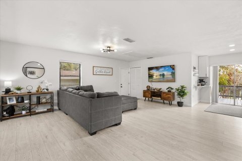 Casa en venta en Orlando, Florida, 3 dormitorios, 132.48 m2 № 2135117 - foto 4