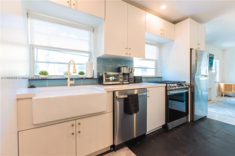 Apartment in Miami, Florida 2 bedrooms, 214.79 sq.m. № 1945211 - photo 15