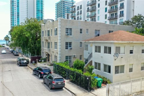 Apartment in Miami, Florida 2 bedrooms, 214.79 sq.m. № 1945211 - photo 22