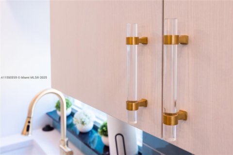 Apartment in Miami, Florida 2 bedrooms, 214.79 sq.m. № 1945211 - photo 14