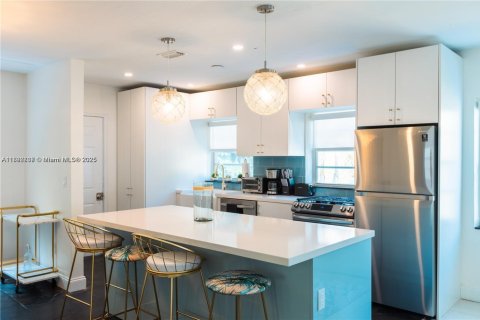 Apartment in Miami, Florida 2 bedrooms, 214.79 sq.m. № 1945211 - photo 2