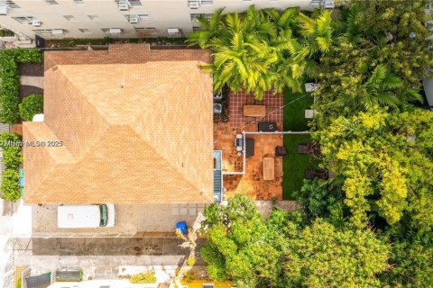 Apartment in Miami, Florida 2 bedrooms, 214.79 sq.m. № 1945211 - photo 17