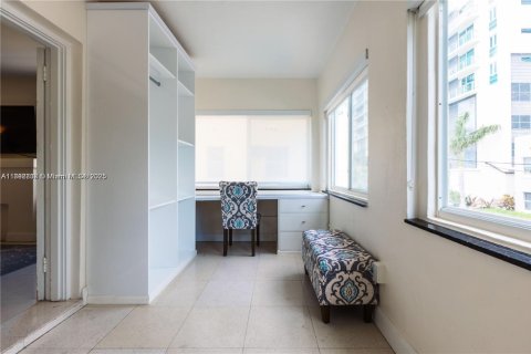 Apartment in Miami, Florida 2 bedrooms, 214.79 sq.m. № 1945211 - photo 13