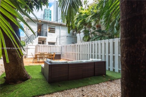 Apartment in Miami, Florida 2 bedrooms, 214.79 sq.m. № 1945211 - photo 18