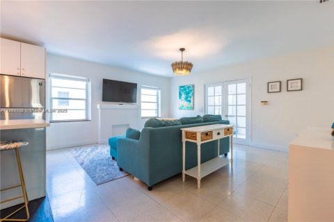 Apartment in Miami, Florida 2 bedrooms, 214.79 sq.m. № 1945211 - photo 21