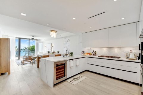 Condominio en Pompano Beach, Florida, 2 dormitorios  № 2158641