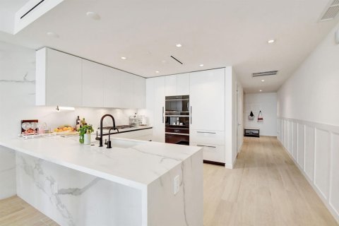 Condominio en venta en Pompano Beach, Florida, 2 dormitorios № 2158641 - foto 14