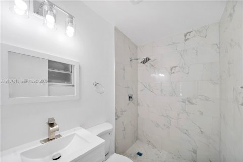 Купить виллу или дом в Майами-Гарденс, Флорида 5 спален, 228.08м2, № 2419417 - фото 8