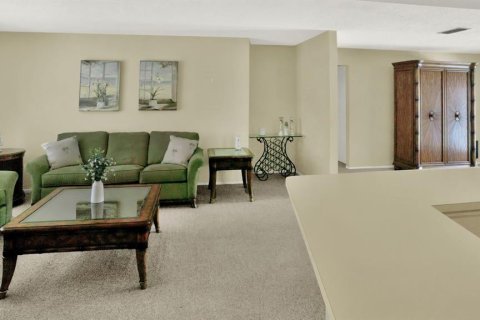 House in Saint Petersburg, Florida 3 bedrooms, 144.56 sq.m. № 1624936 - photo 7