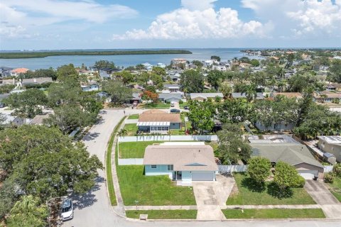 House in Saint Petersburg, Florida 3 bedrooms, 144.56 sq.m. № 1624936 - photo 23