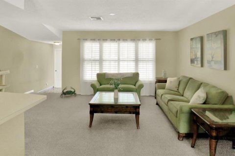 House in Saint Petersburg, Florida 3 bedrooms, 144.56 sq.m. № 1624936 - photo 9