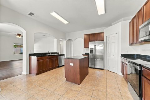 Casa en venta en Land O' Lakes, Florida, 6 dormitorios, 286.98 m2 № 2362645 - foto 10