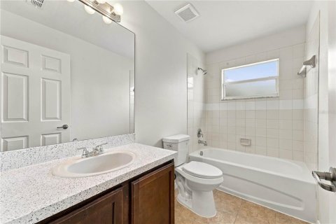 Casa en venta en Land O' Lakes, Florida, 6 dormitorios, 286.98 m2 № 2362645 - foto 23