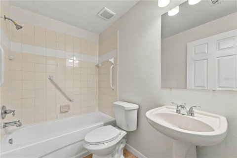 Casa en venta en Land O' Lakes, Florida, 6 dormitorios, 286.98 m2 № 2362645 - foto 29