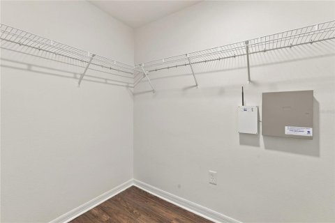 Casa en venta en Land O' Lakes, Florida, 6 dormitorios, 286.98 m2 № 2362645 - foto 21