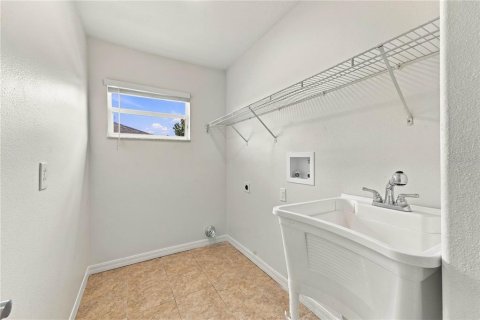 Casa en venta en Land O' Lakes, Florida, 6 dormitorios, 286.98 m2 № 2362645 - foto 30
