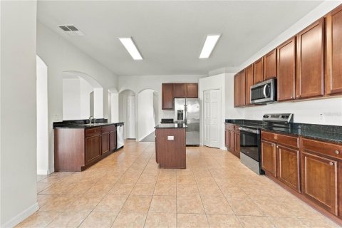 Casa en venta en Land O' Lakes, Florida, 6 dormitorios, 286.98 m2 № 2362645 - foto 8