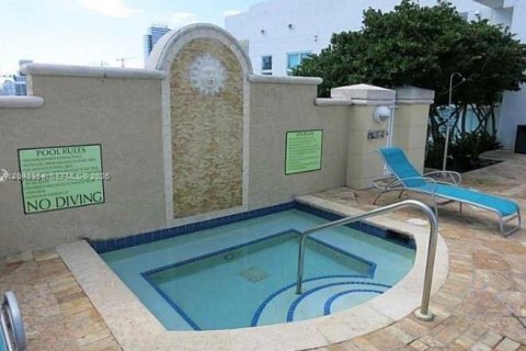 Condo in Miami, Florida, 1 bedroom № 2186356 - photo 24
