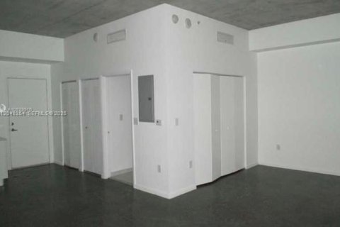 Condo in Miami, Florida, 1 bedroom № 2186356 - photo 5