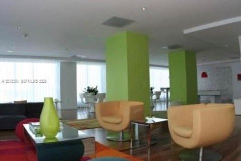 Condo in Miami, Florida, 1 bedroom № 2186356 - photo 16