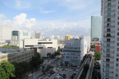 Condo in Miami, Florida, 1 bedroom № 2186356 - photo 11