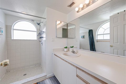 Купить кондоминиум в Киссимми, Флорида 8 комнат, 119.57м2, № 2156731 - фото 20