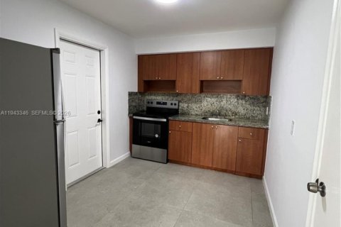 Appartement à louer à Miami, Floride: 2 chambres, 64.57 m2 № 1999585 - photo 7