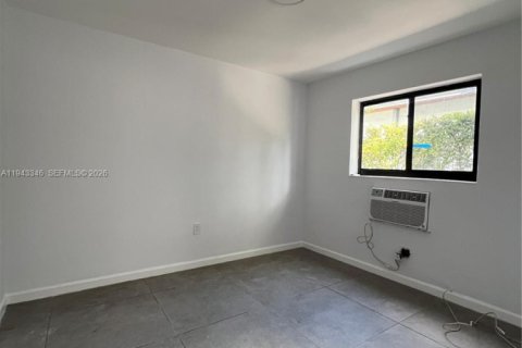 Appartement à louer à Miami, Floride: 2 chambres, 64.57 m2 № 1999585 - photo 2