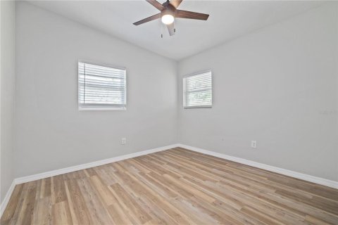House in New Port Richey, Florida 2 bedrooms, 75.81 sq.m. № 1612607 - photo 11