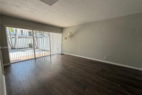 Condo in Davie, Florida, 3 bedrooms  № 2050296 - photo 9